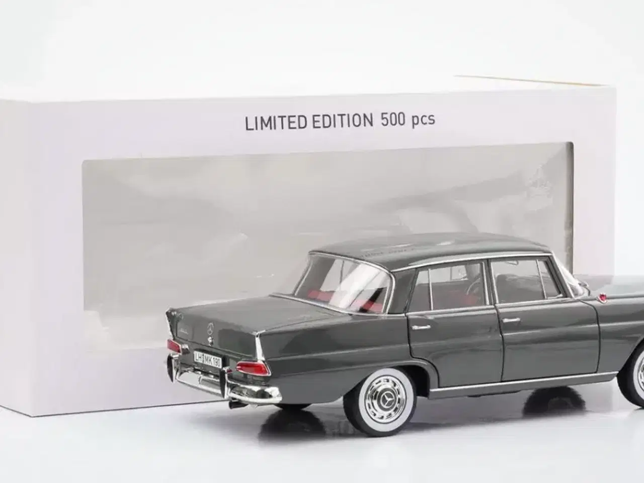 Billede 1 - 1:18 Mercedes 190D W110 1964