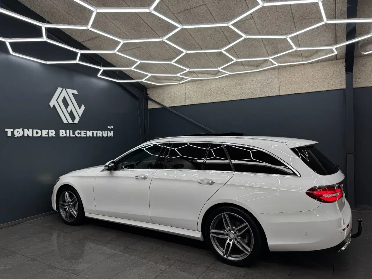 Billede 4 - Mercedes E220 d 2,0 AMG Line stc. aut.