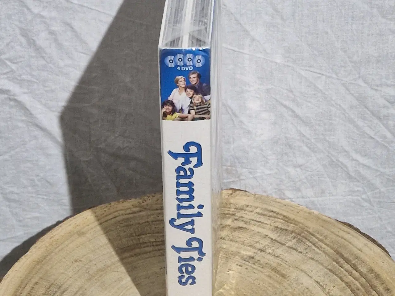 Billede 3 - Family Ties - Sæson 1 - DVD, Hollywood, USA,Disney