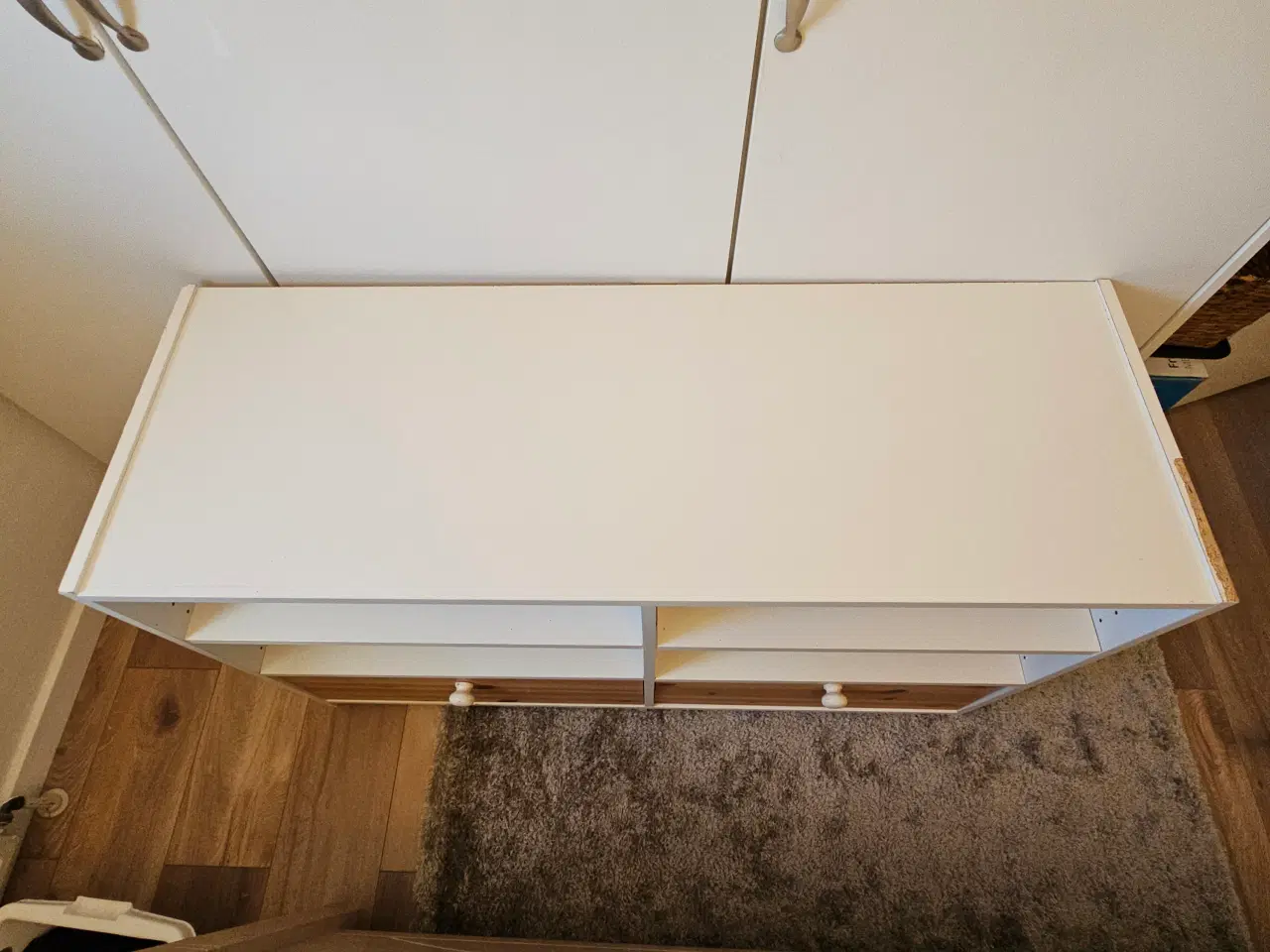 Billede 4 - TV-bord med skuffer og justerbare hylder