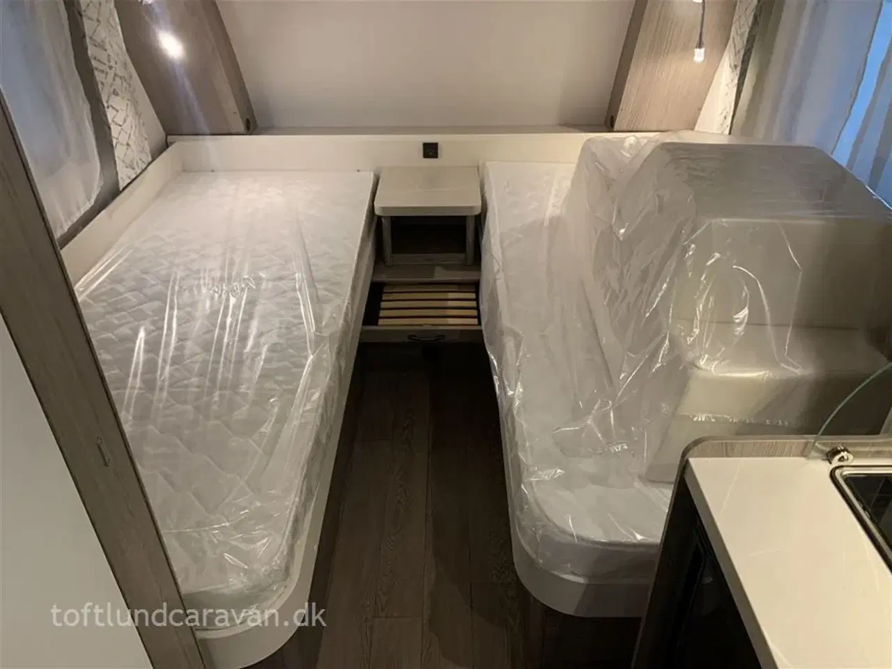 Billede 16 - 2025 - Hobby On Tour 460 DL   Sønderjyllands aut. HOBBY forhandler. NY 2025 m/ENKELTSENGE m/lameludtræk. NU PÅ LAGER !