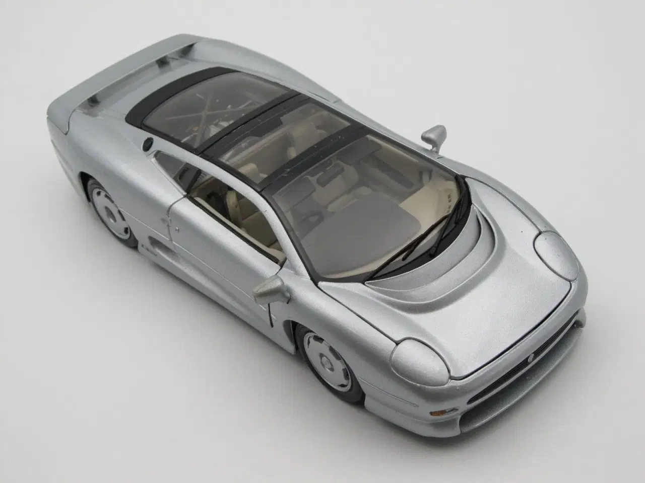 Billede 4 - 1992 Jaguar XJ220 1:18 