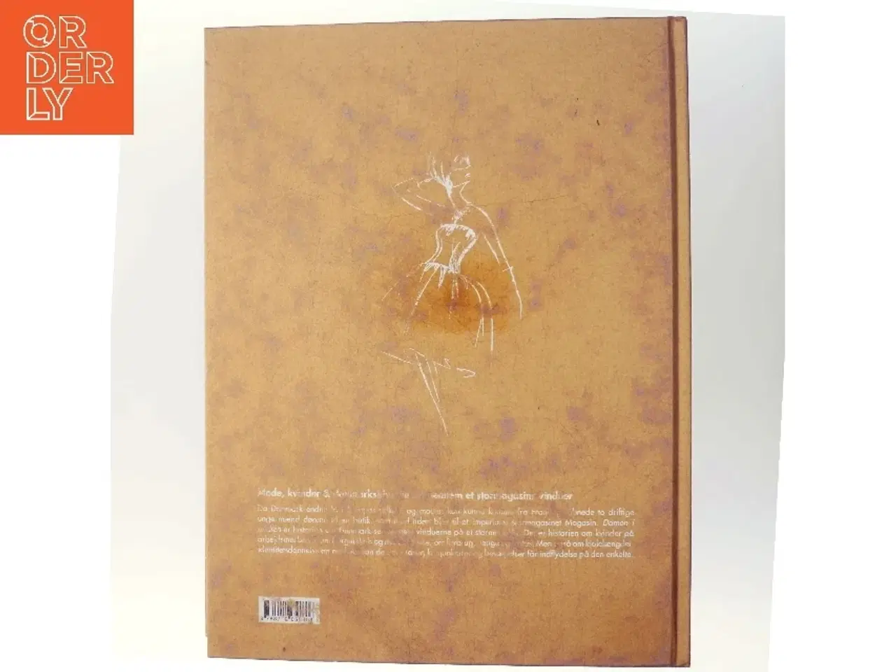 Billede 3 - Damen i midten : mode, kvinder & danmarkshistorie set gennem et stormagasins vinduer af Julia Lahme (Bog)