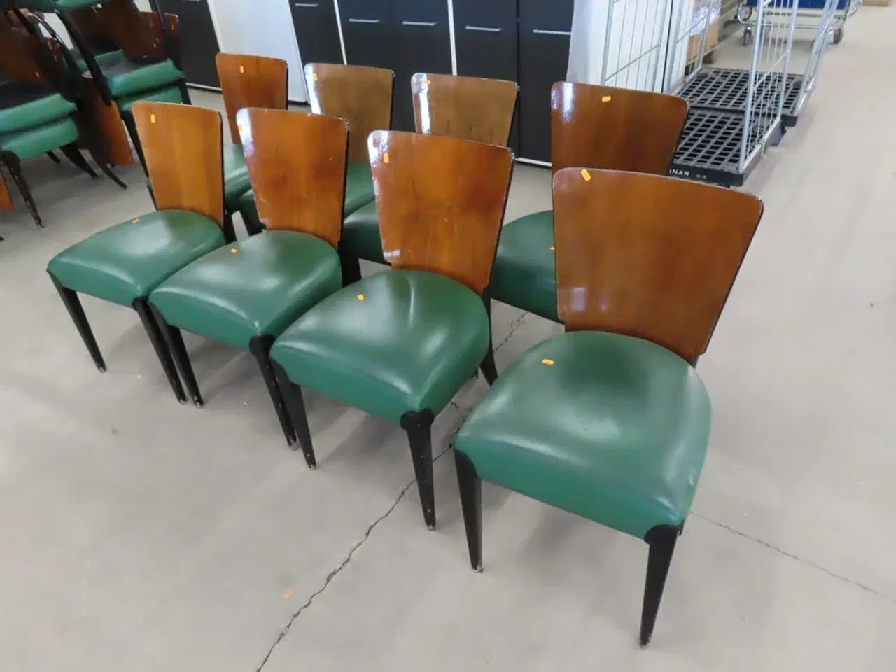 Billede 3 - 8 stk. Stole med træryg og grøn læder