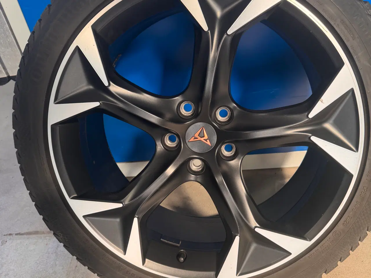 Billede 1 - Originale CUPRA alufælge med vinterdæk 