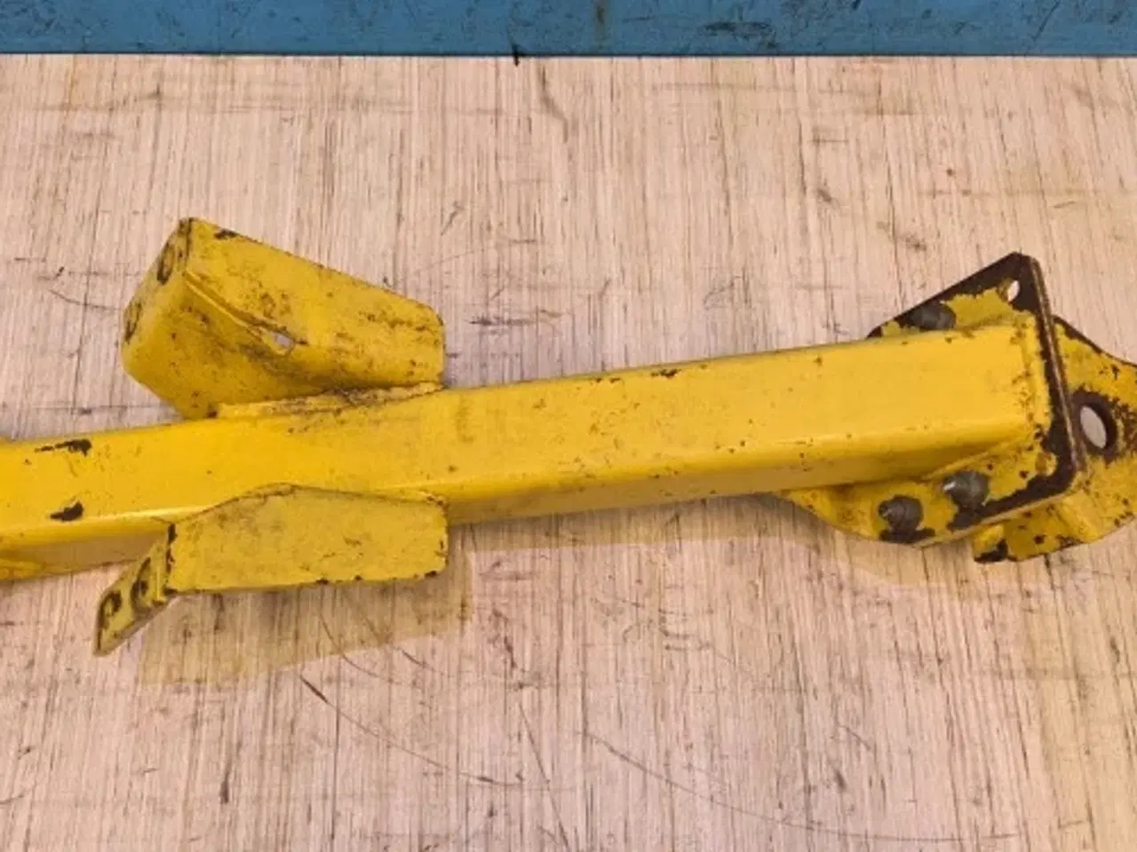 Billede 4 - New Holland TF78 Trækbeslag 84002996