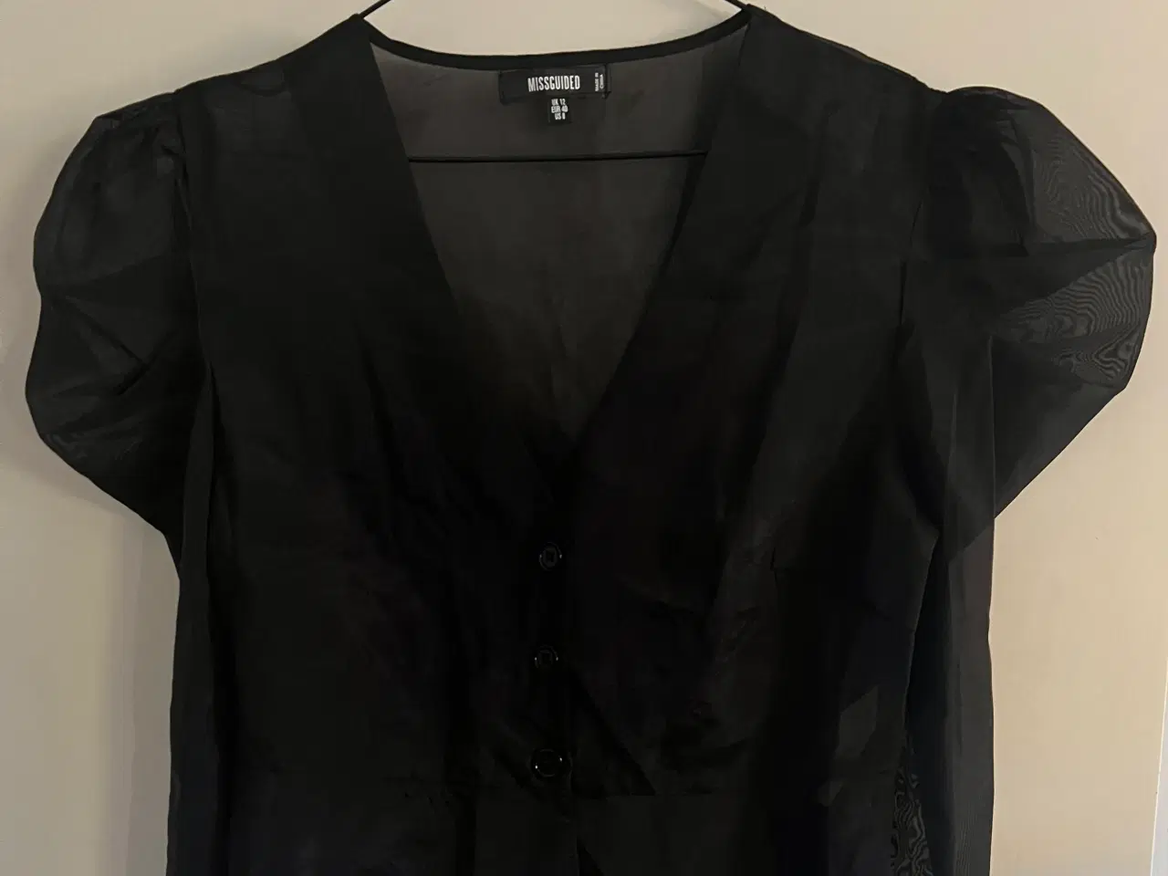 Billede 1 - Missguided sort chiffon bluse str 40