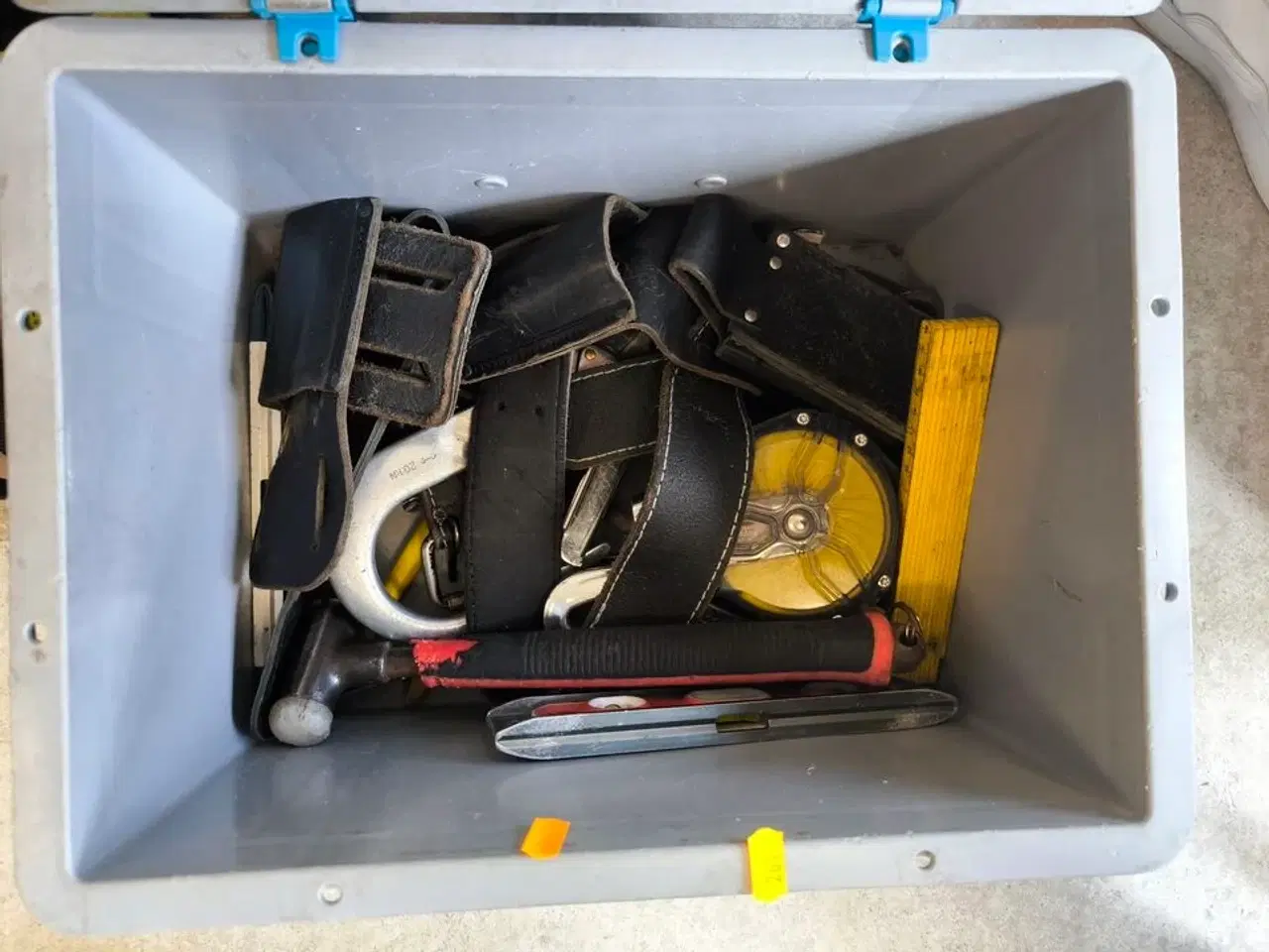 Billede 1 - Kasse m. sikringsgrej samt div.