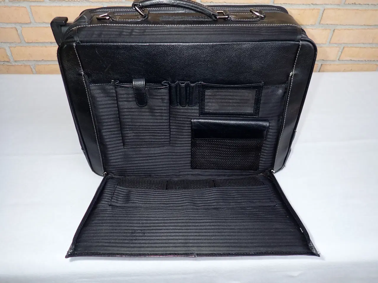 Billede 8 - Italiensk Vera Pelle rejsetaske med 2 hjul