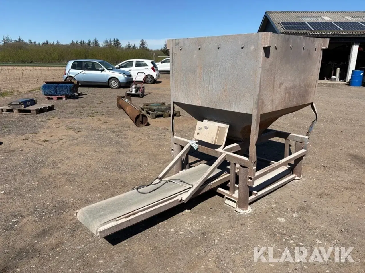 Billede 1 - Tank med transportbånd