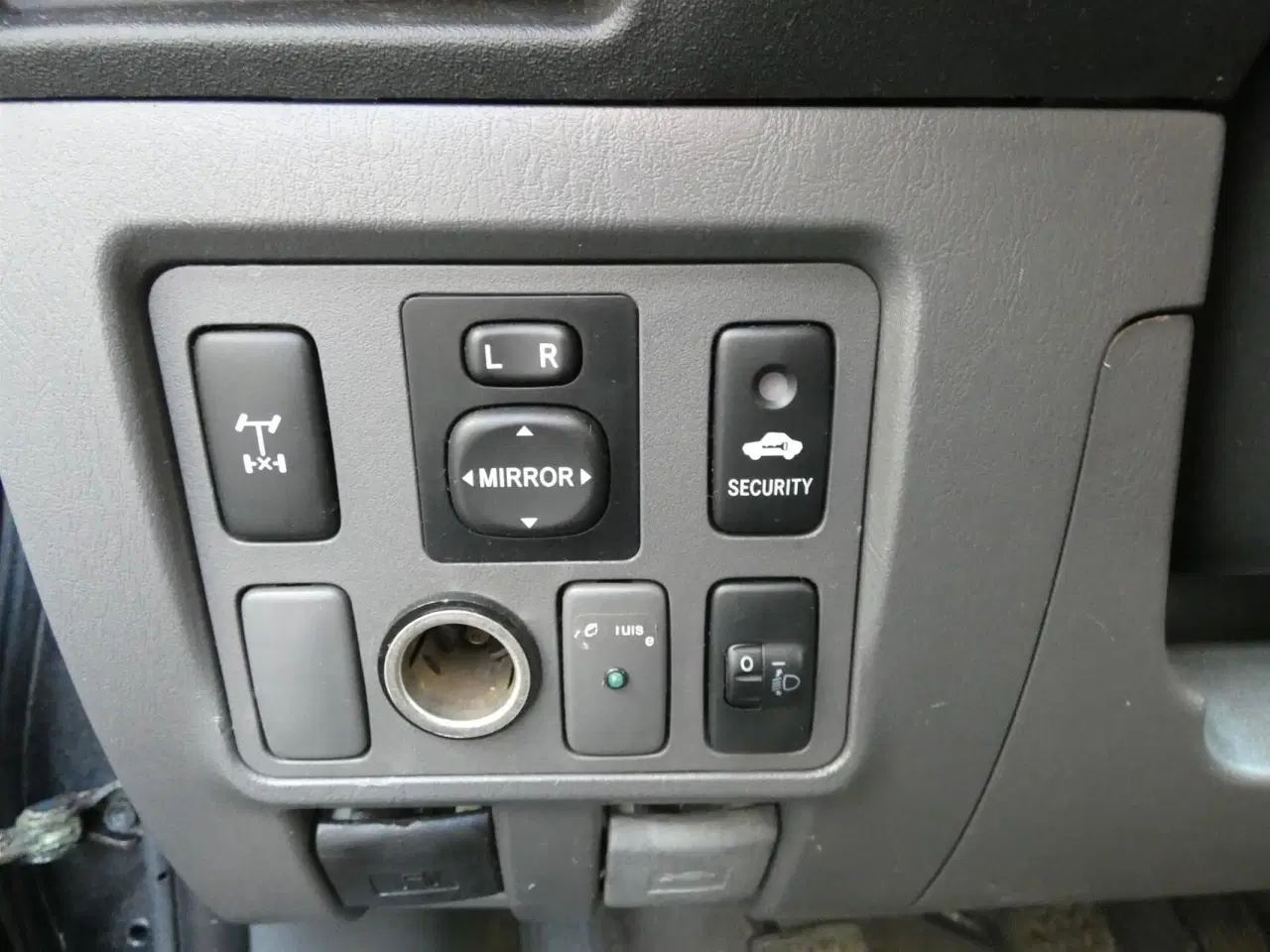 Billede 14 - Toyota HiLux Dobb.Kab. 2,5 D-4D T2 a/c 4x4 144HK Pick-Up