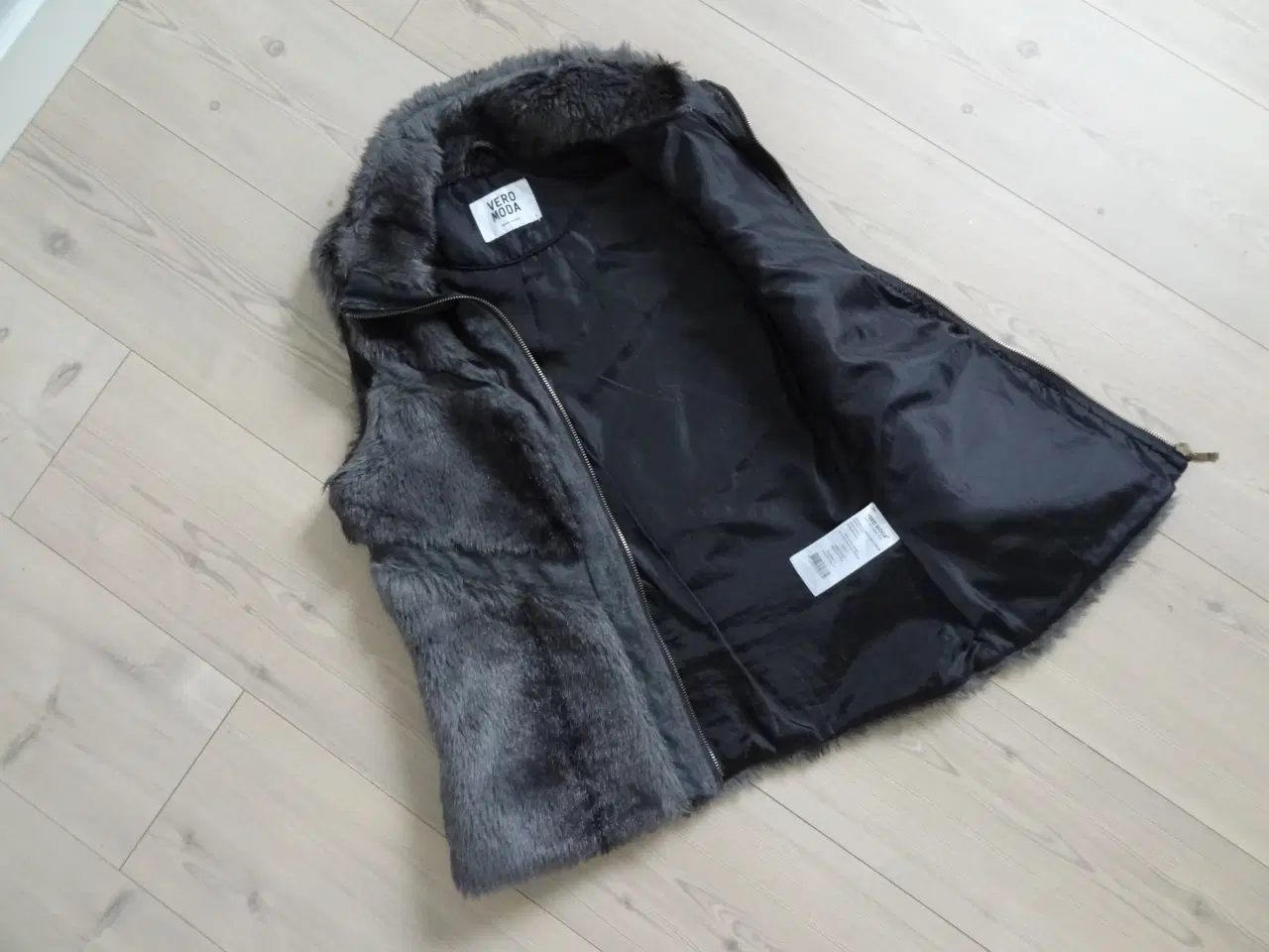 Billede 5 - Vest, Pelsvest, Pels, Vero Moda Str S