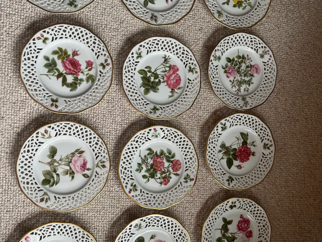Billede 1 - Svaneholm platter/desserttallerkner med blomster