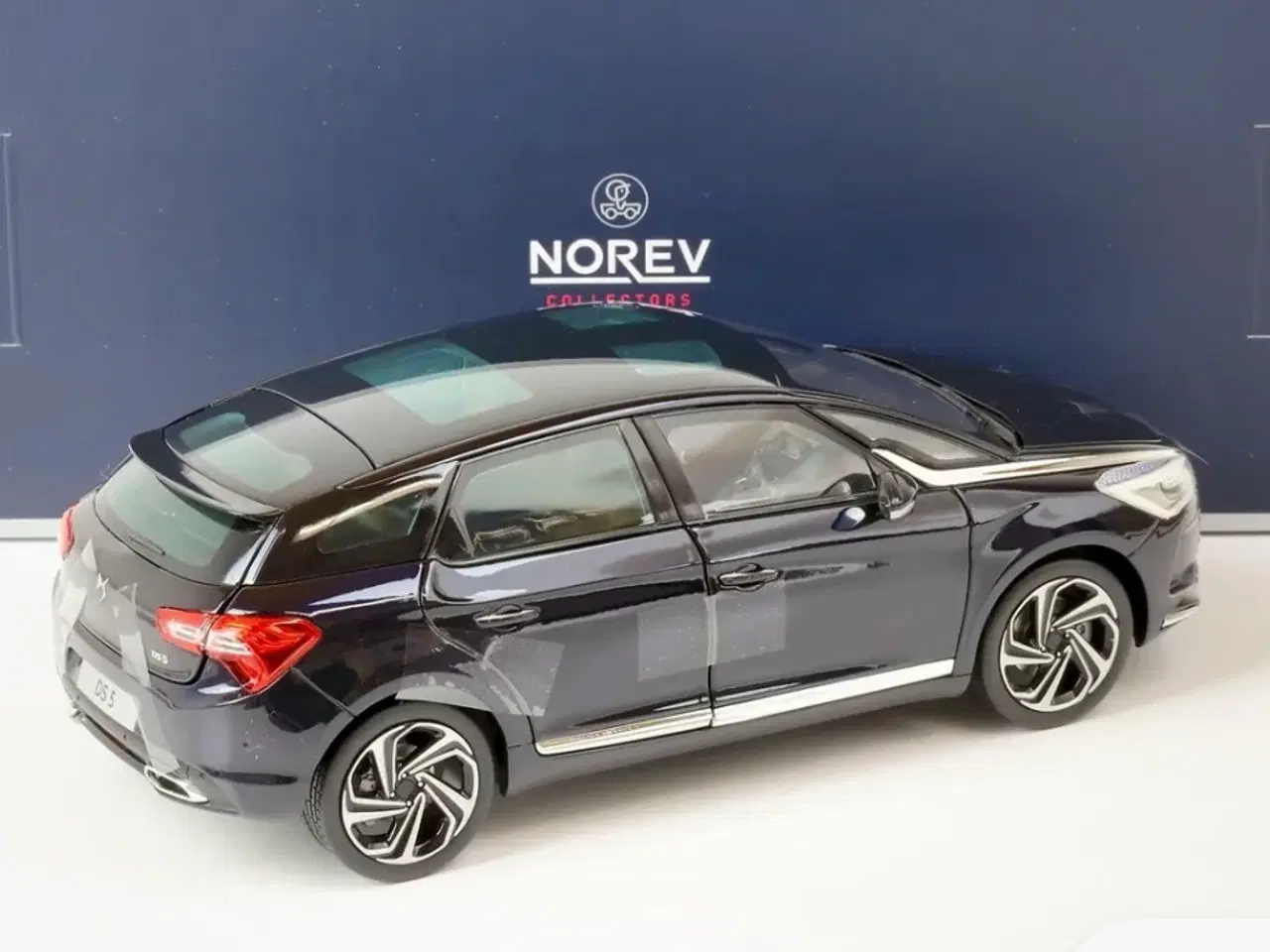 Billede 3 - 1:18 Citroen DS5 2015