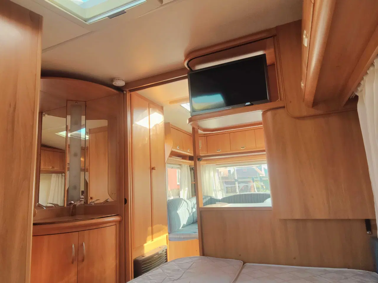 Billede 12 - Utroligt Velholdt Hobby 460 UFE campingvogn.