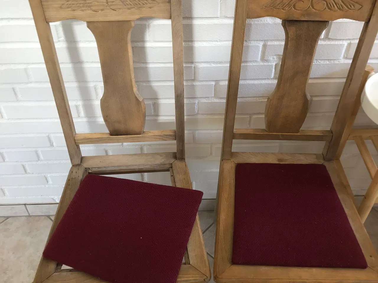 Billede 2 - Afsyrede egetræsstole til spisebord