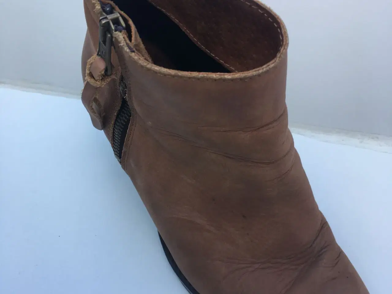 Billede 3 - Lækre brune støvler med hæl
