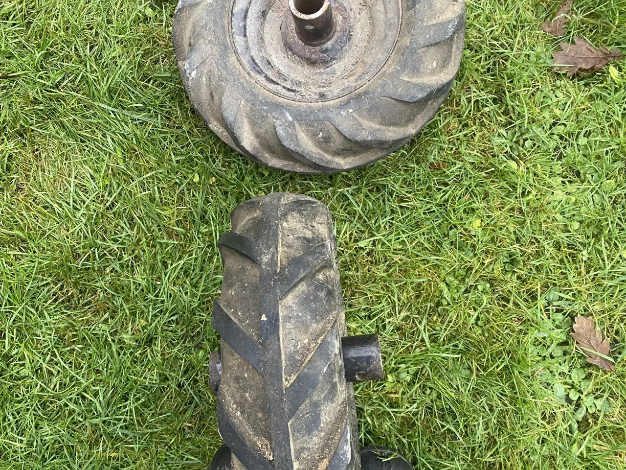 Billede 1 - Dæk til fejemaskine 