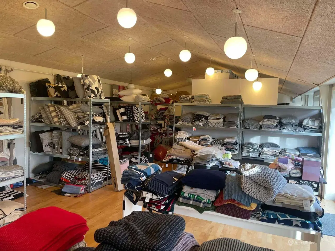 Billede 4 - Erhvervsejendom i Andst – Ideel til investering. kontor, showroom og lager.