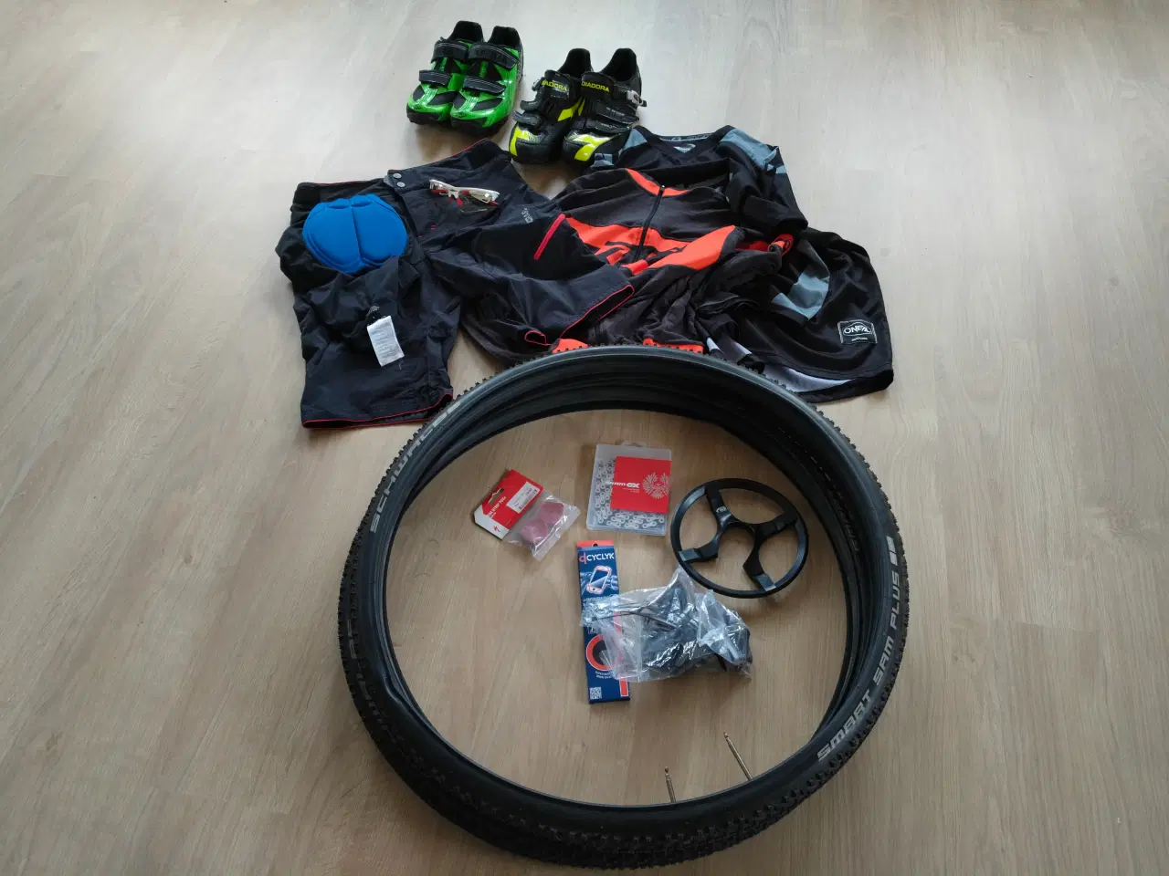 Billede 8 - Cykel tøj, sko, cykel reservedele 