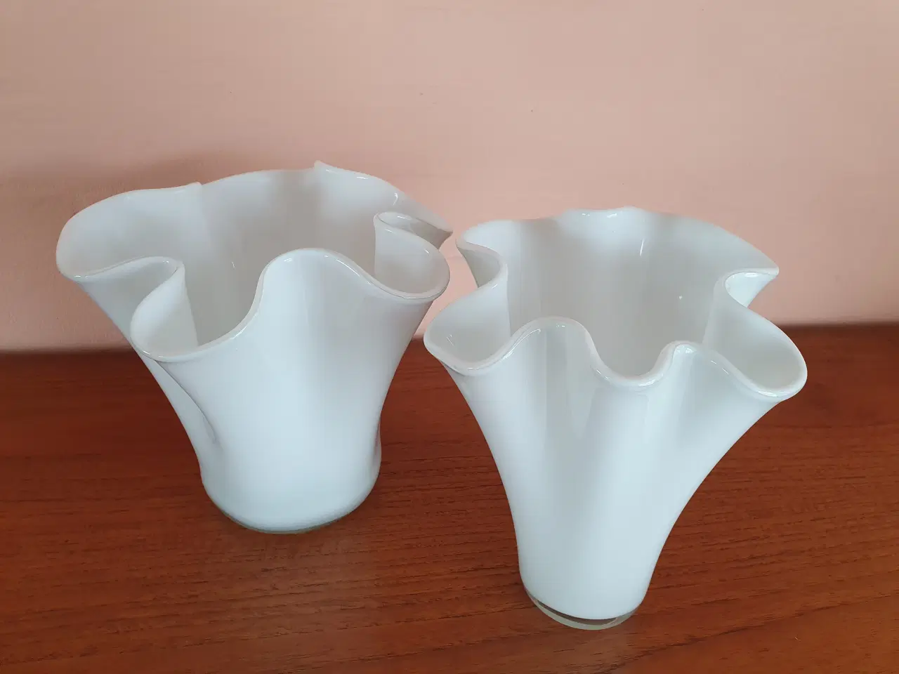 Billede 1 - 2 stk. bølgevaser