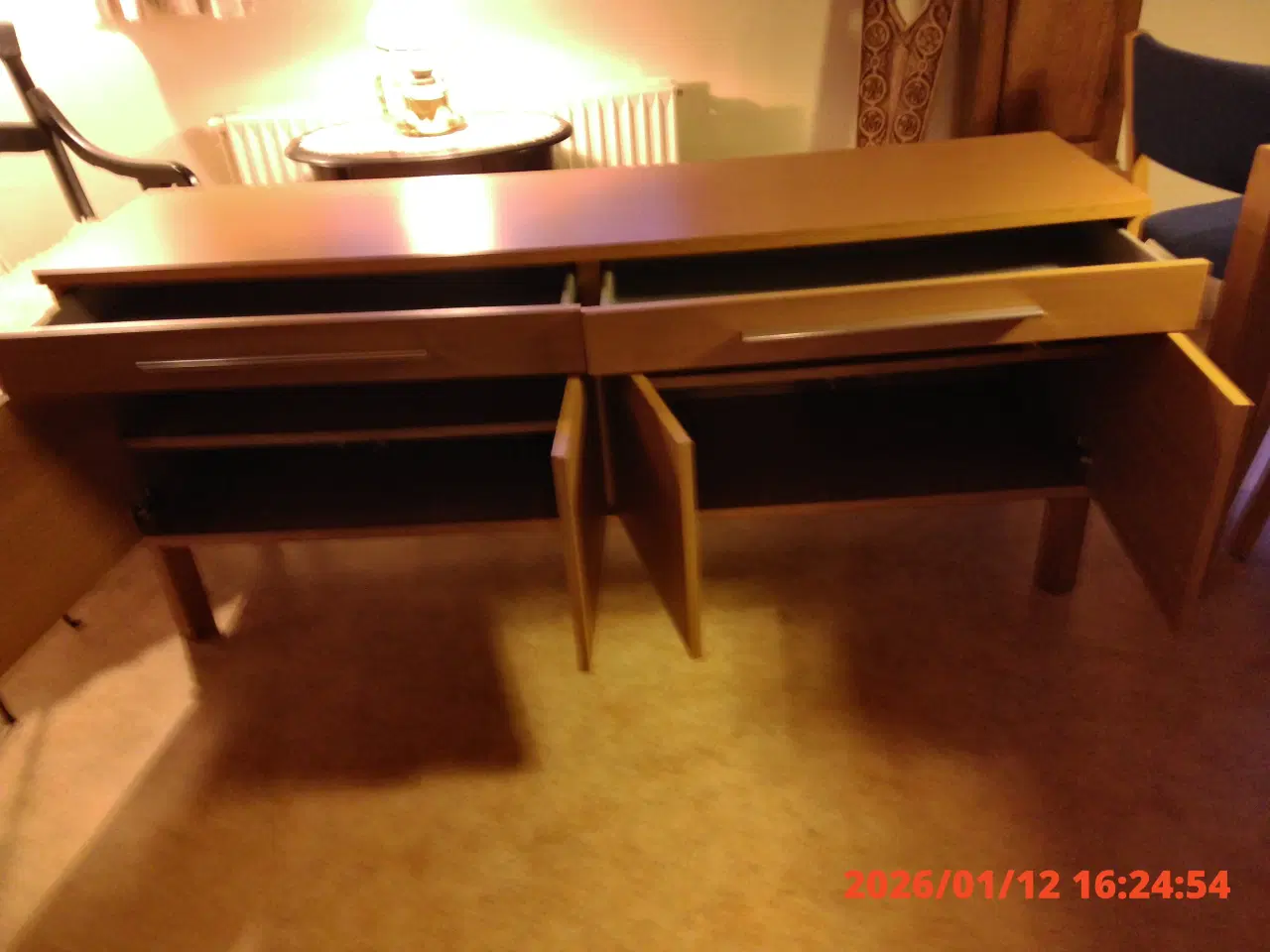 Billede 2 - Skænk med 2 skuffer