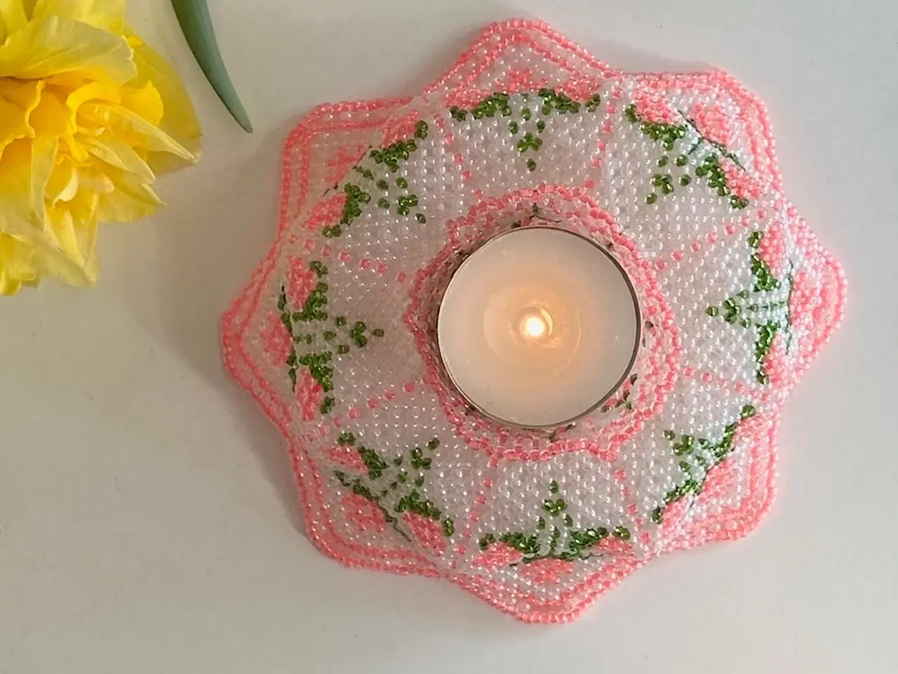 Billede 4 - Perlesyet skål, lyserød