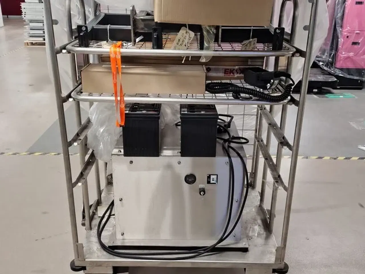 Billede 16 - Eleven Transport Robots and six chargers E&K AUTOMATION ECO L03