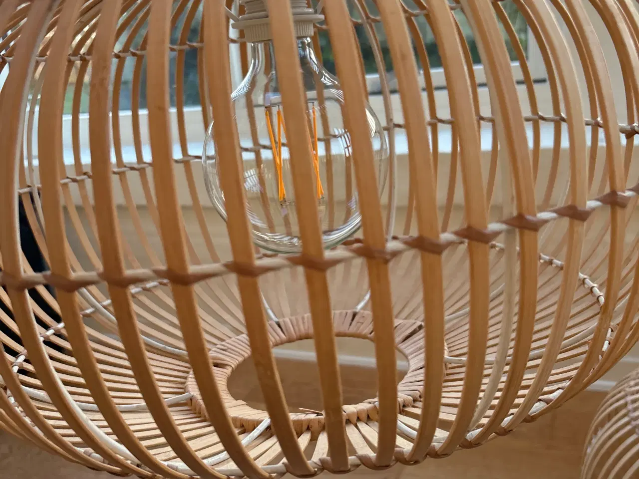 Billede 2 - 2 lamper med store glødepære