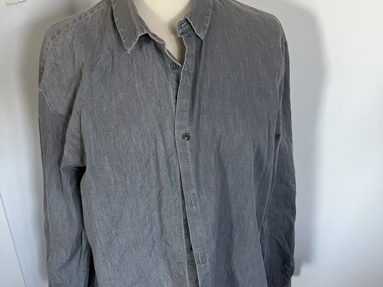 Billede 1 - COS herreskjorte i Str L