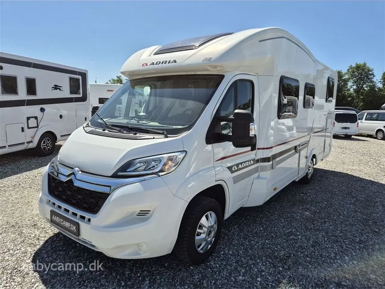Billede 26 - 2017 - Adria Matrix Axess 670 SL   solcelle.batteri.markise.hæve/sænke cykelstativ på el.5 selepladser.helårsdæk.