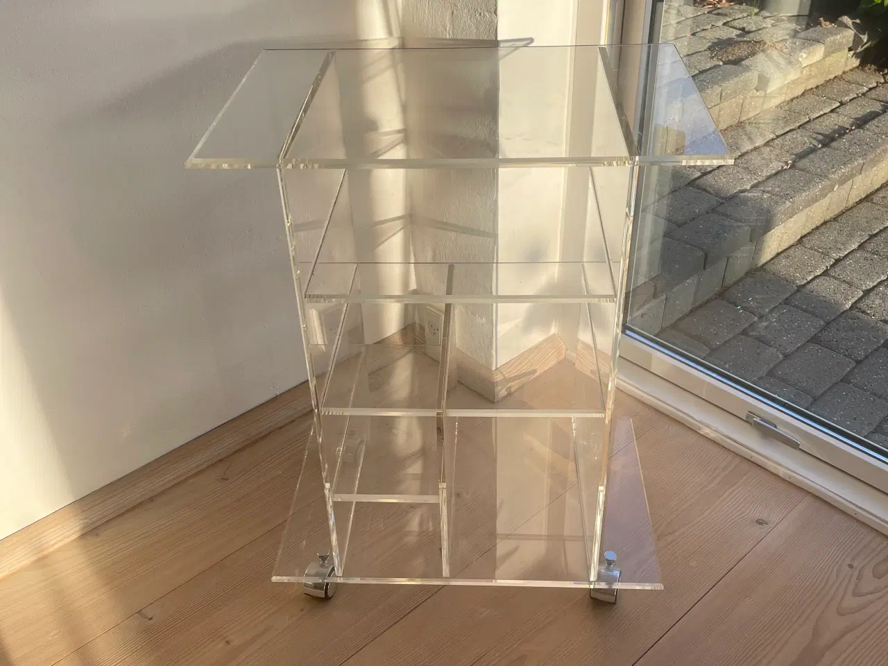 Billede 2 - Stereorack i akryl