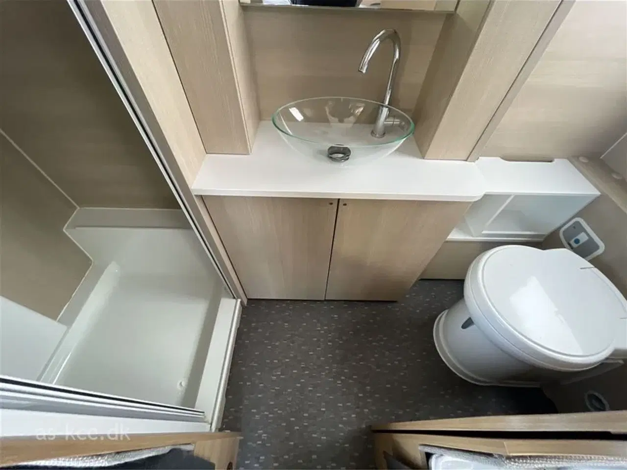 Billede 12 - 2021 - Adria Adora 572 UT   Adria Adora 572 UT årg. 2021 incl, mover, Isabella Sun Shine, cykelstativ 4 sovepladser, 5 siddepladser