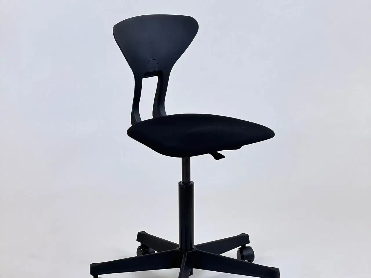 Billede 1 - Ray - Polstret kontorstol til det lille kontor