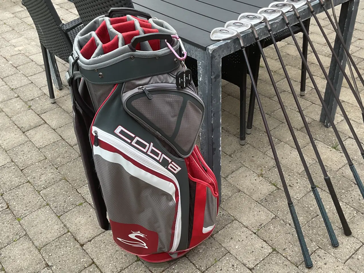 Billede 3 - Dame golf sæt fra Cobra med bag lidt brugt men pæn