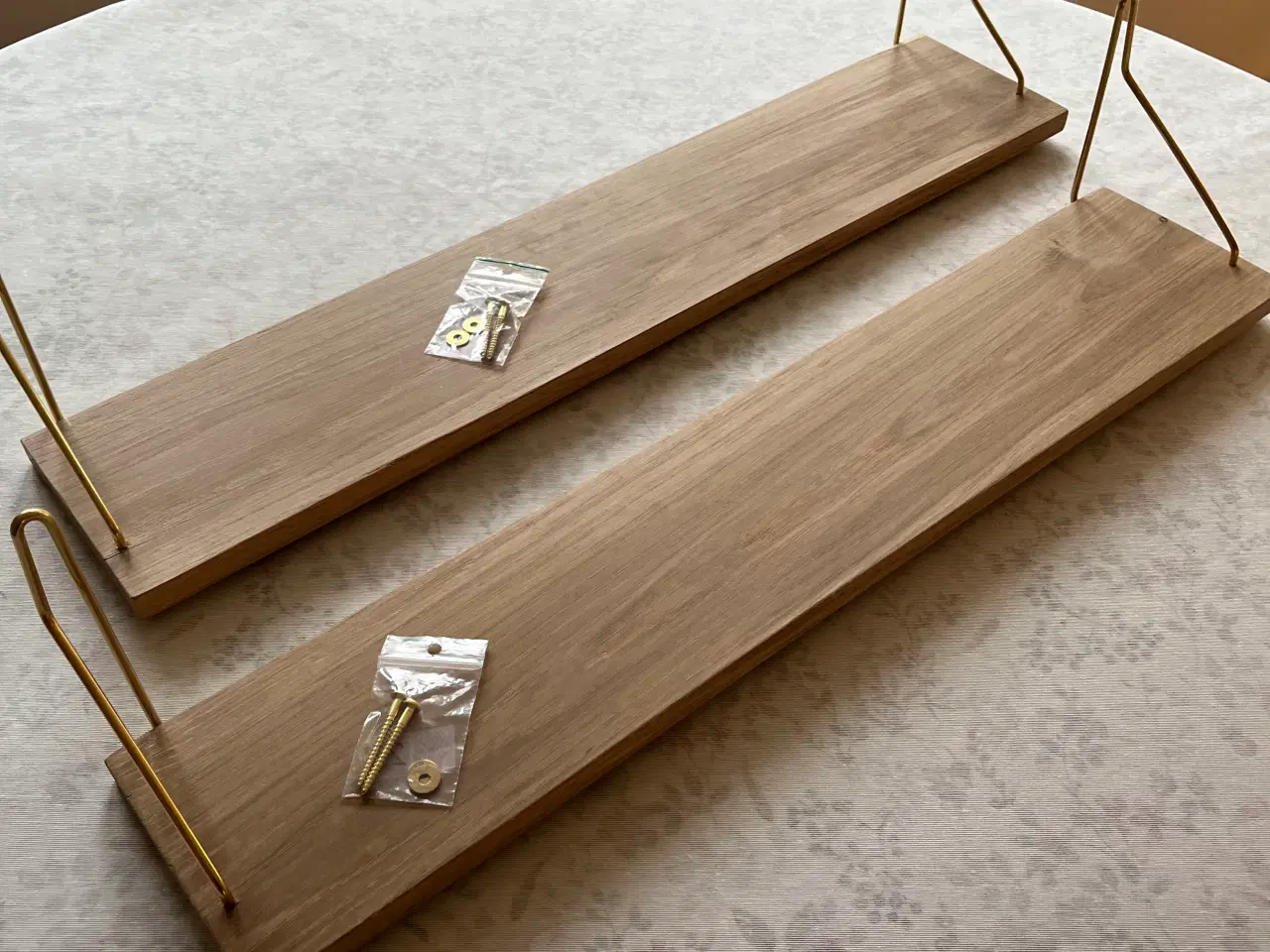 Billede 1 - Hylder af egetræ