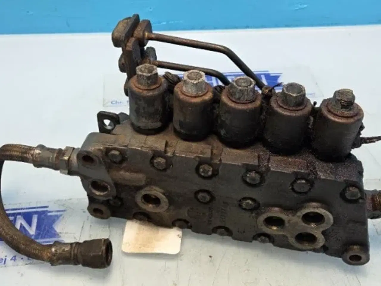 Billede 14 - New Holland 8160 Hydraulikventil 5173742