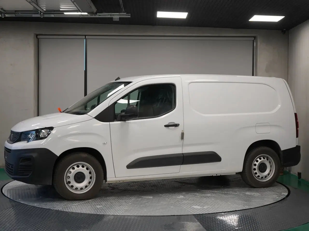 Billede 2 - 3 pers varebil - 136 HK – Automatgear – Ny 