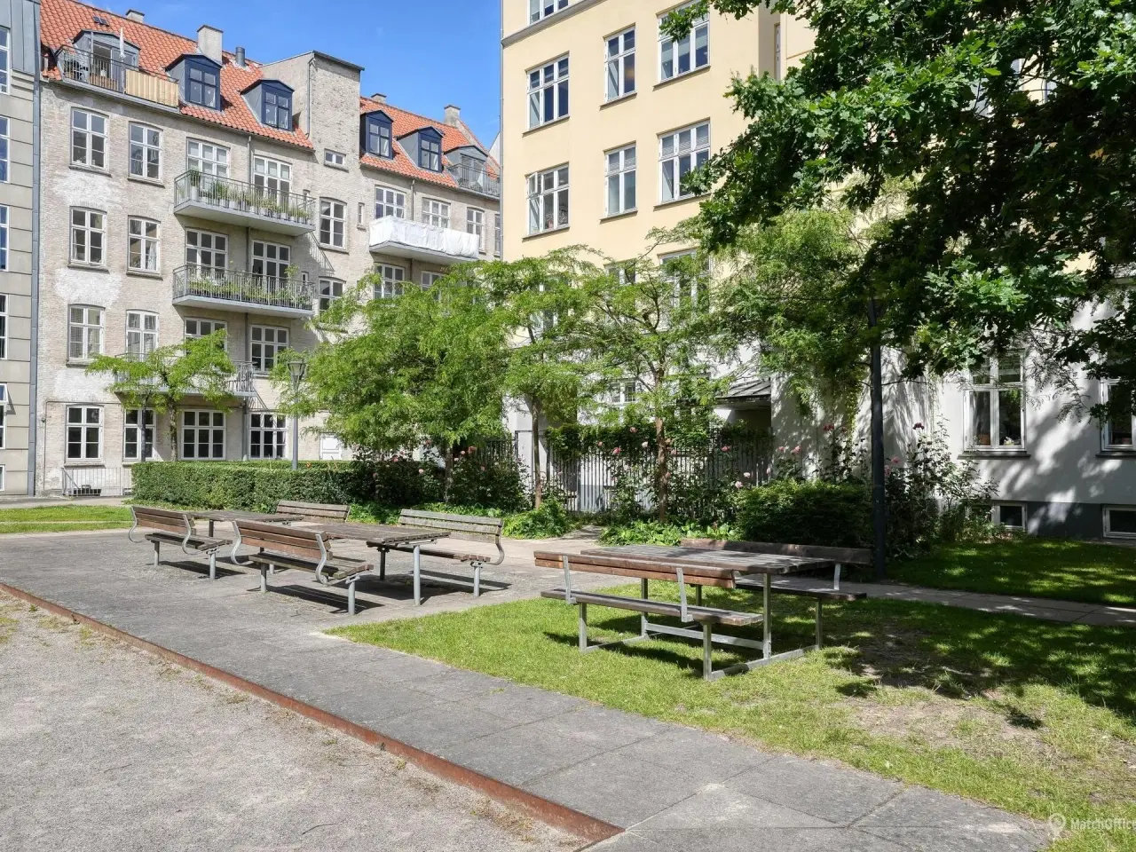 Billede 19 - Pænt herskabslejemål med adgang til Saga-gårdens ”grønne oase”