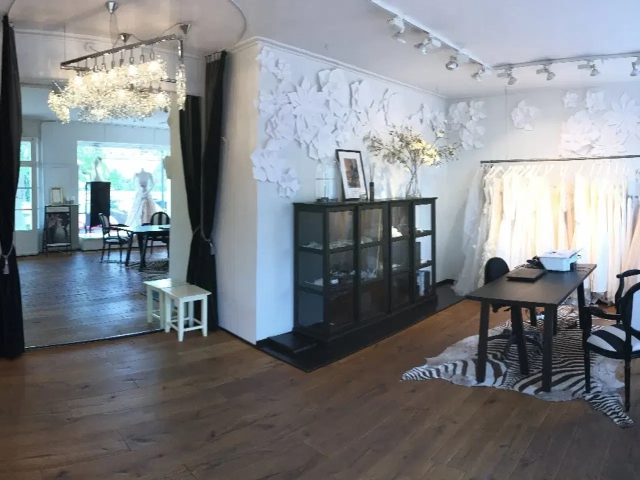 Billede 11 - Eksklusive lokaler på Strandvejen i Klampenborg.