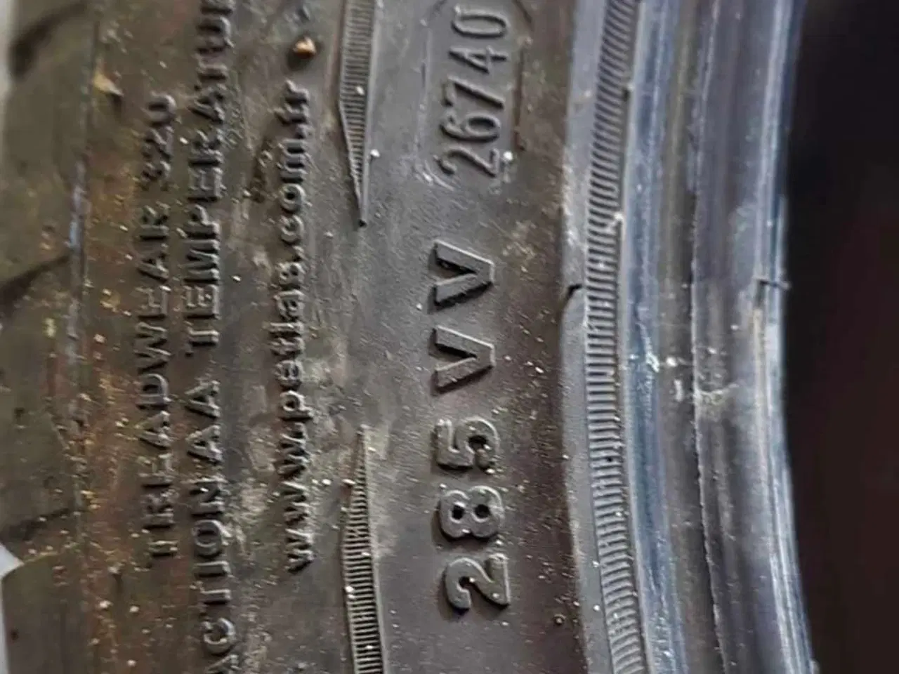 Billede 2 - 235/45r18 sommerdæk 