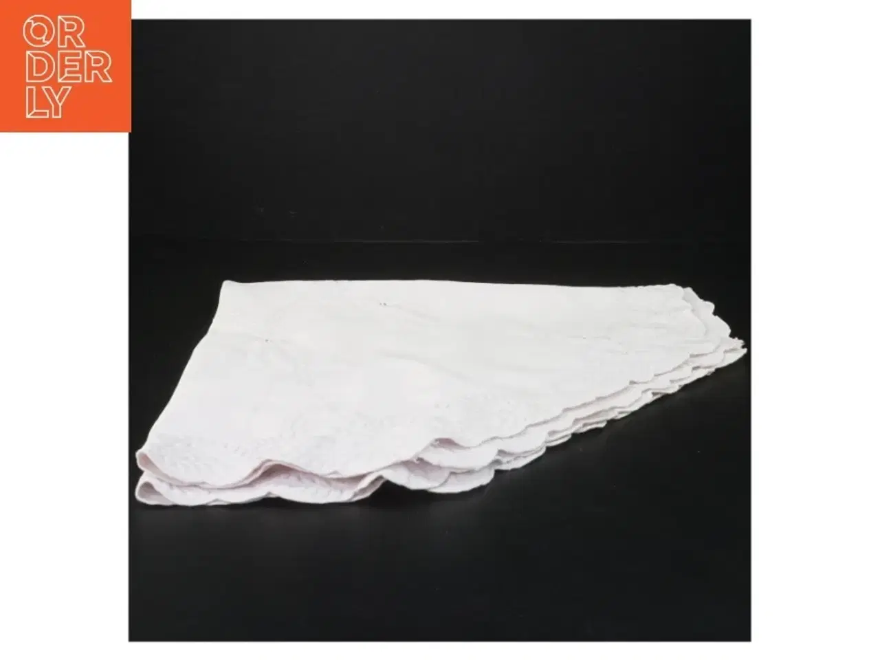 Billede 2 - Rund pæn dug (str. Ø 62 cm)