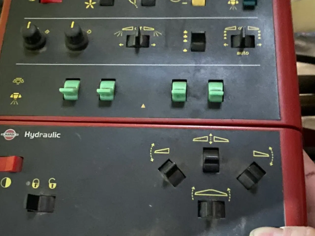 Billede 6 - Hardi Commander 4200 med luft. Sprøjten er synes i 2025.