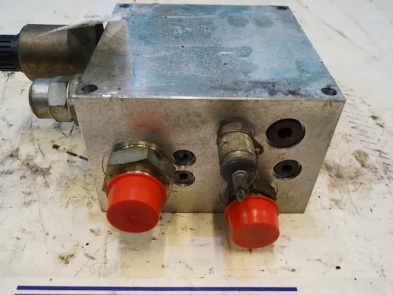 Billede 14 - New Holland CR9090 Ventilblok 87345421