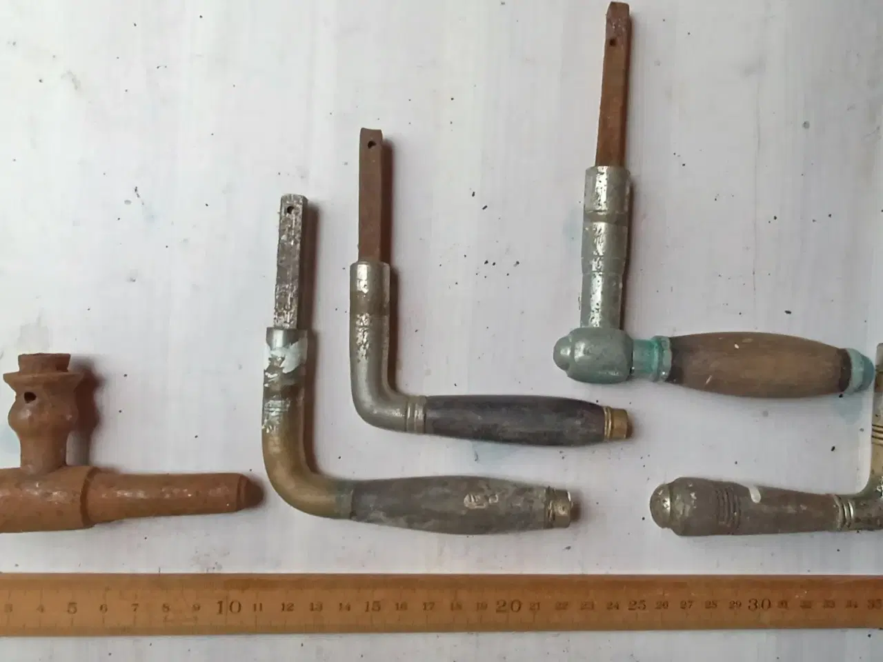 Billede 7 - diverse dørgreb og langskilte.