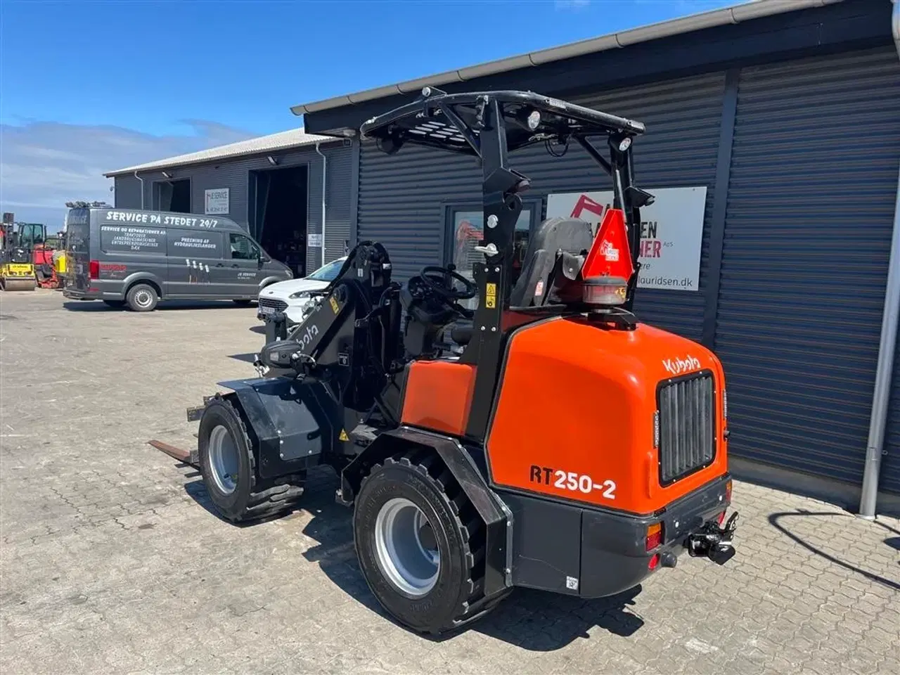 Billede 2 - Kubota RT250 Skovl og gafler kun kørt 540t