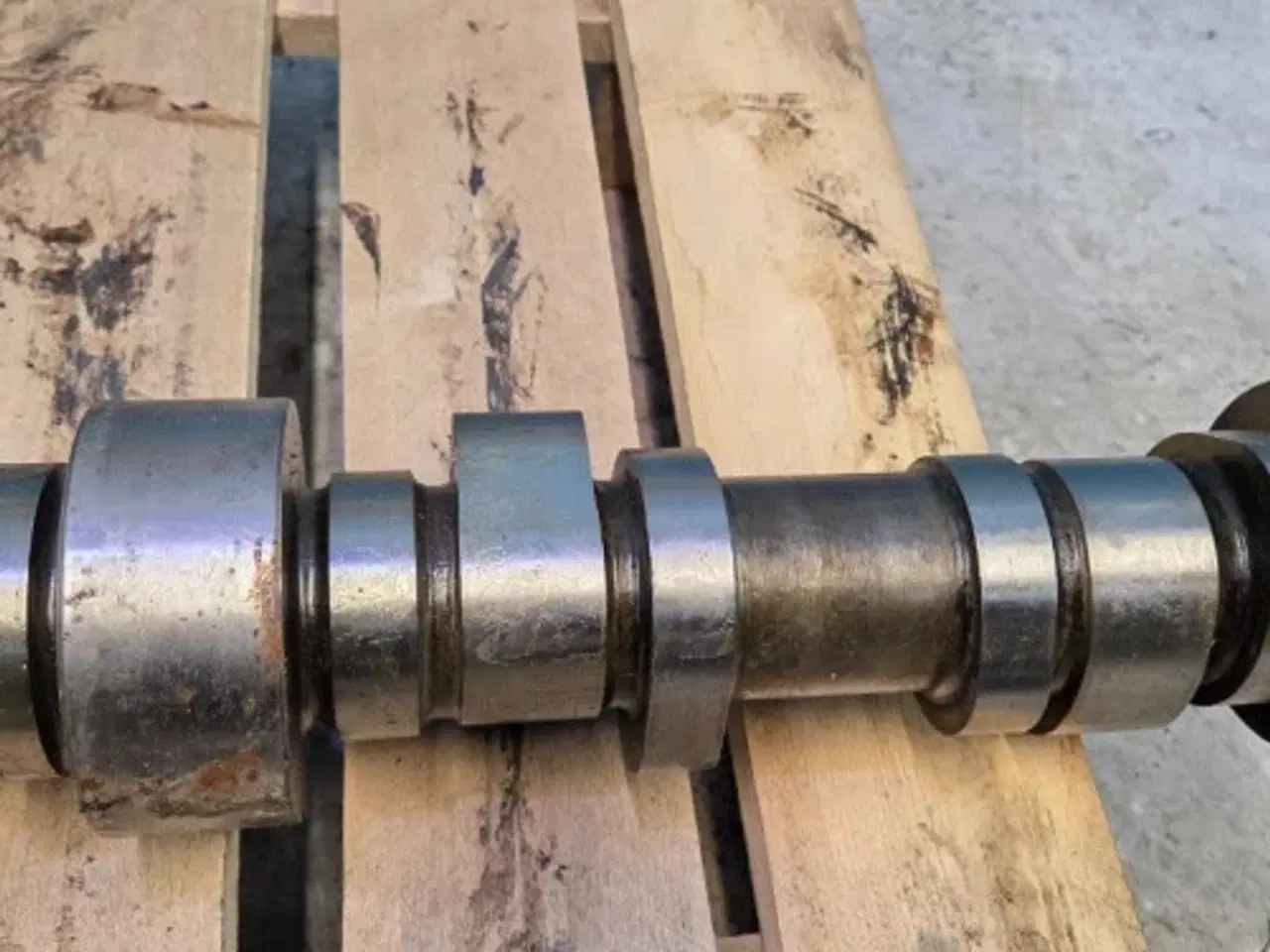 Billede 12 - John Deere  6125AT    Krumtapaksel   RE70146