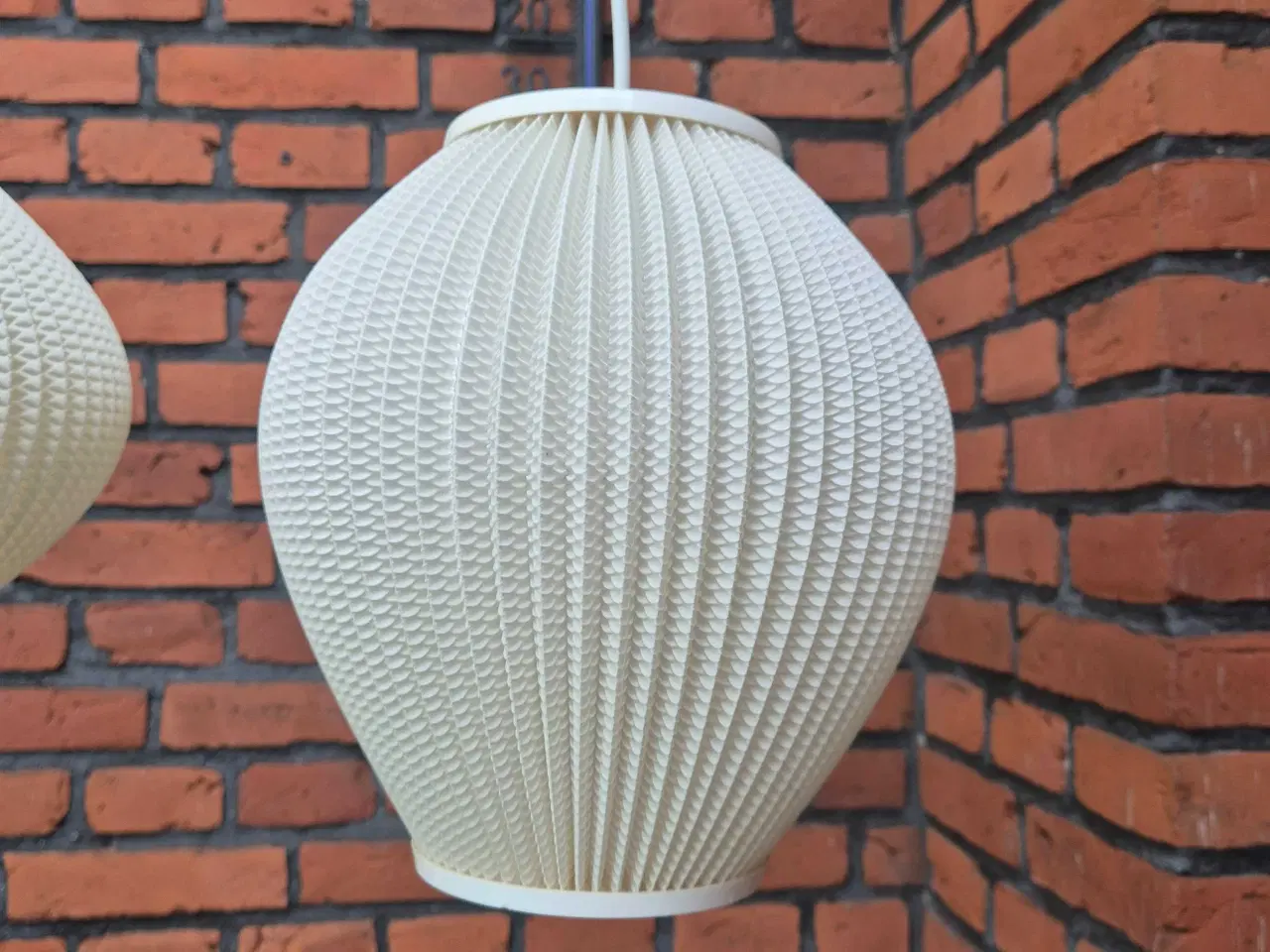 Billede 16 - To smukke Pearl Shade i hvid