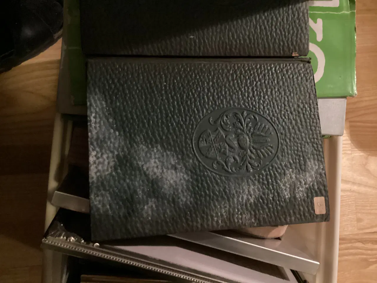 Billede 3 - To stk. bøger. Ring på 40959567. Mvh Henrik