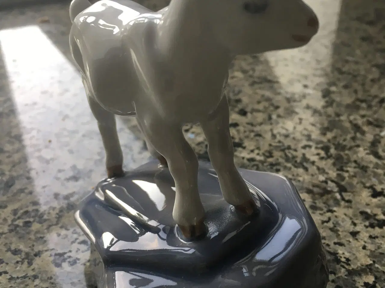 Billede 3 - Royal Copenhagen Gedekid på sten nr 4760